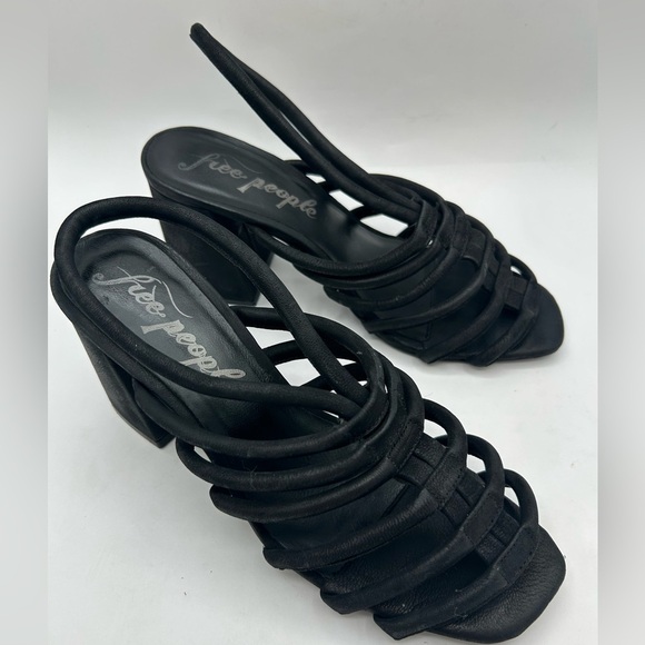 Free People Colette Cinched Strappy black leather Chunky BoHo Heel Sandals 38.5 - Picture 5 of 13